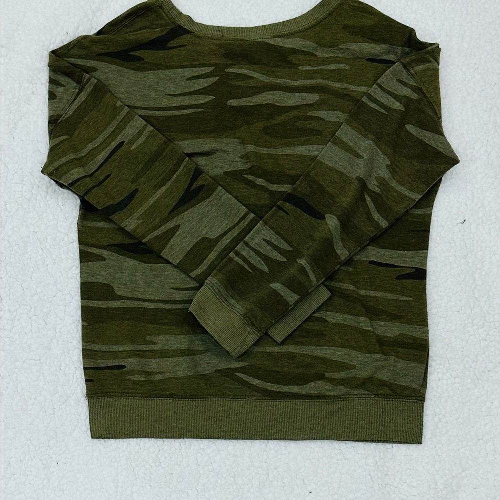 Camouflage long sleeve shirt- size Medium